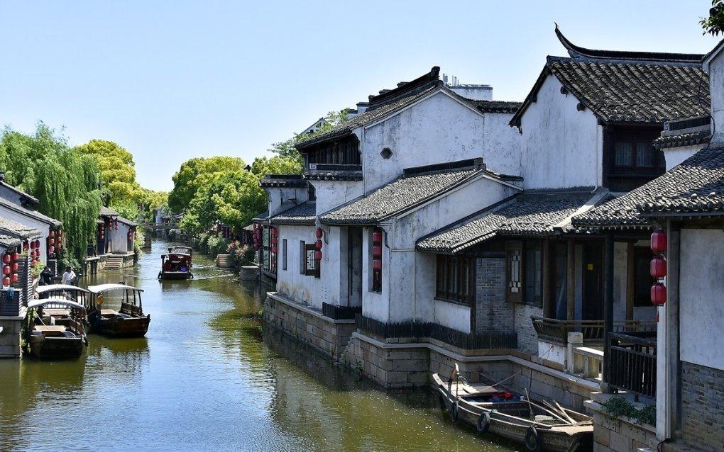 逃离沙漠小镇